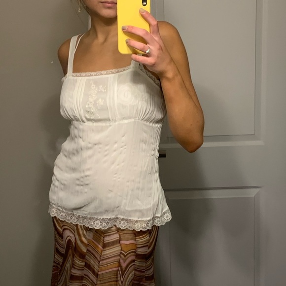Vintage white tank top with lace detailing - Picture 5 of 5